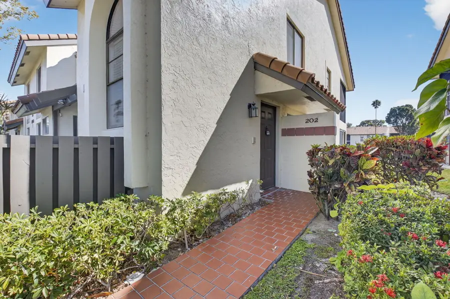 10279 N Circle Lake Drive #202, Boynton Beach, FL 33437 - #3