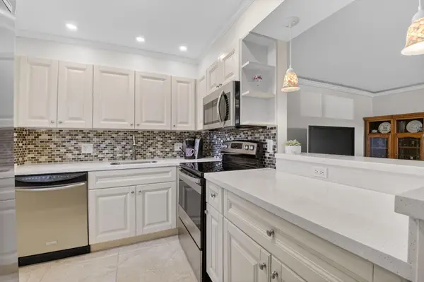 205 Flanders E, Delray Beach, FL 33484