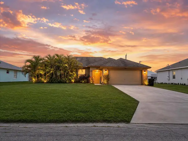 542 SW Prater Avenue, Port St Lucie, FL 34953