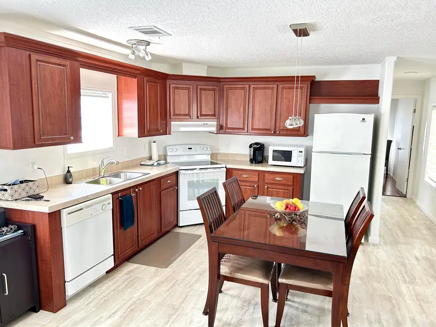 613 Jasmine Lane, Deerfield Beach, FL 33442 - #2