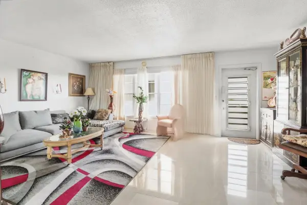 307 Wellington A, West Palm Beach, FL 33417