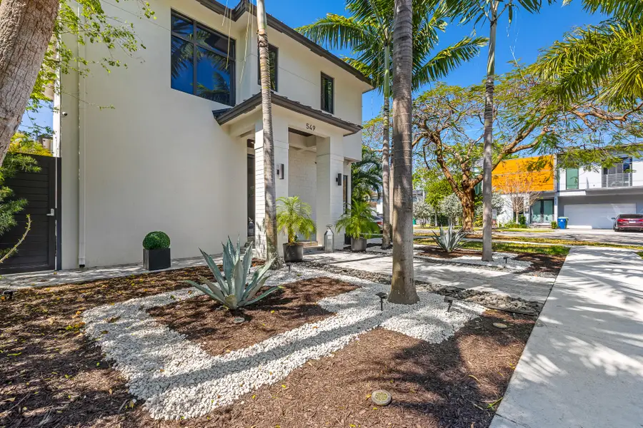 549 NE 10th Avenue, Fort Lauderdale, FL 33301 - #3