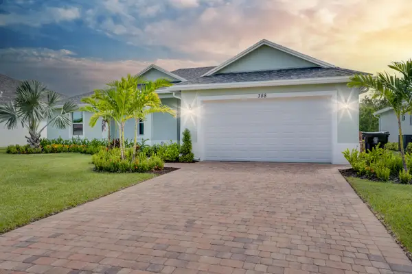 388 SW Vista Lake Drive, Port St Lucie, FL 34983