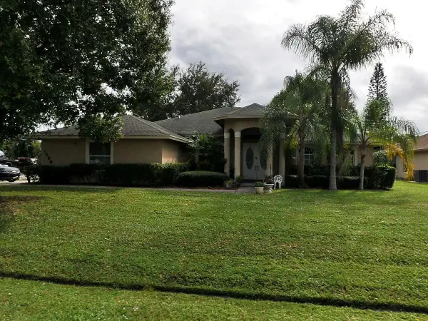 1198 SE Petunia Avenue, Port St Lucie, FL 34952