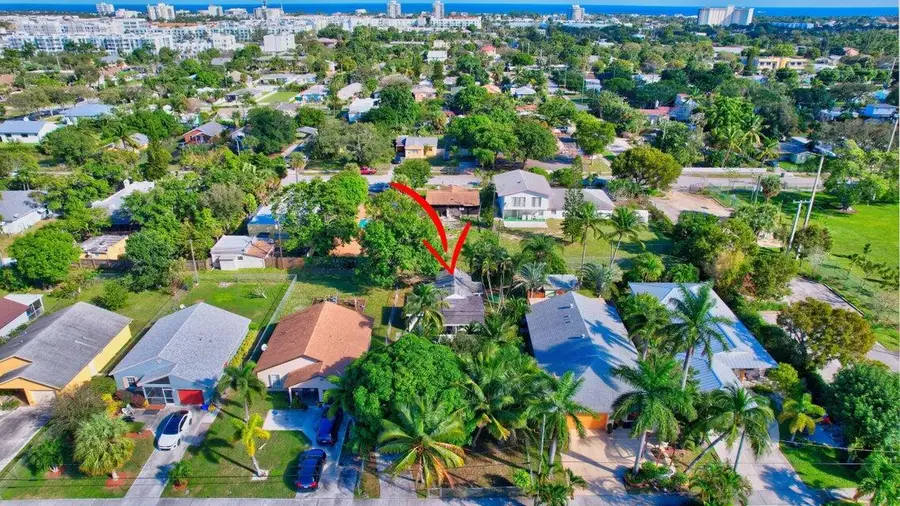 237 SW 3rd Avenue, Delray Beach, FL 33444 - #2
