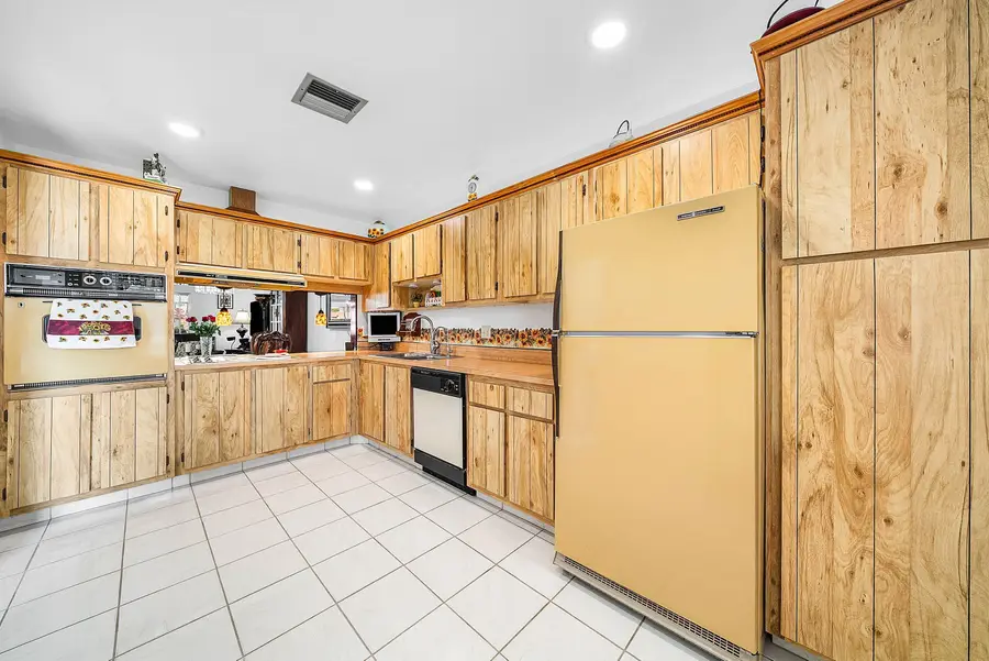 5730 Fernley Drive E #23, West Palm Beach, FL 33415 - #3