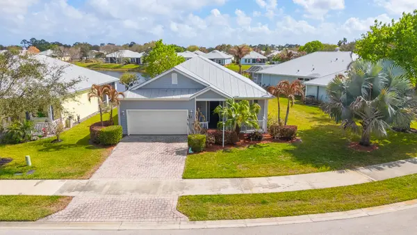 615 NE Canoe Park Circle, Port St Lucie, FL 34983