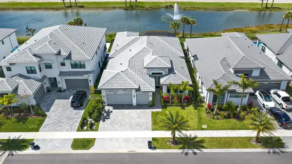 9933 Migration Point, Palm Beach Gardens, FL 33412