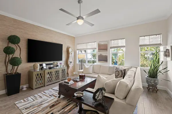 200 NE 2nd Avenue #211, Delray Beach, FL 33444