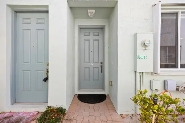 3069 Laurel Ridge Circle, Riviera Beach, FL 33404
