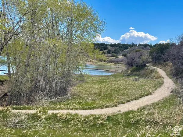 1 S Creek Rd, Monticello, UT 84535