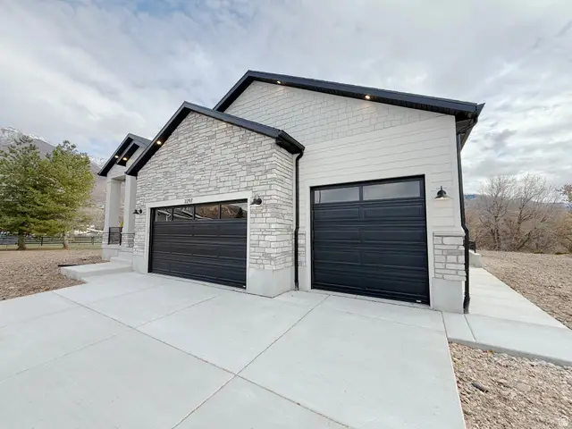 2297 E Parkside Cir, South Ogden, UT 84403 - Image #3