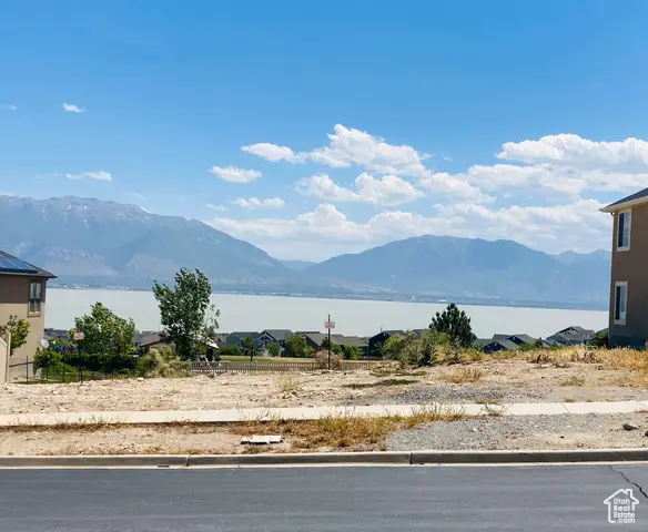 2954 S Fox Pointe Dr, Saratoga Springs, UT 84045