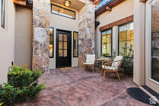 425 E Estrella Ridge Dr, Virgin, UT 84779 - Image #2