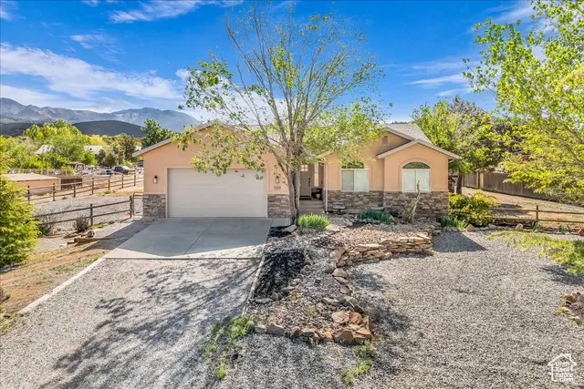 950 N Horsemans Park Dr, Dammeron Valley, UT 84783 - Image #1