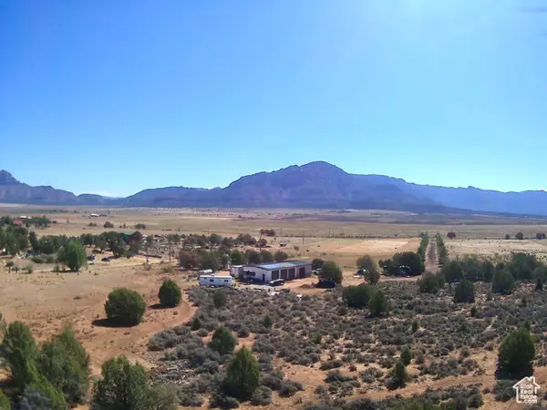 6484 S Coyote Rd, Apple Valley, UT 84737