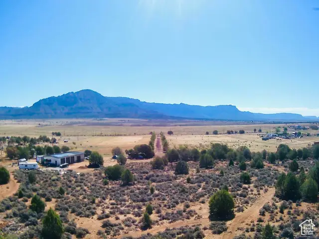 6484 S Coyote Rd, Apple Valley, UT 84737 - Image #2