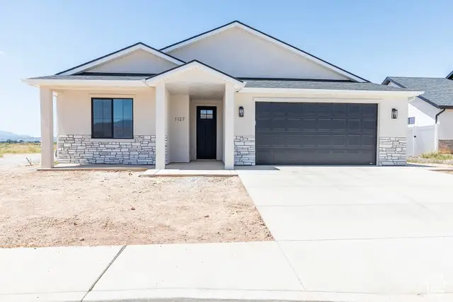 1170 N Yucca (3325 W) St, Cedar City, UT 84721 - #3