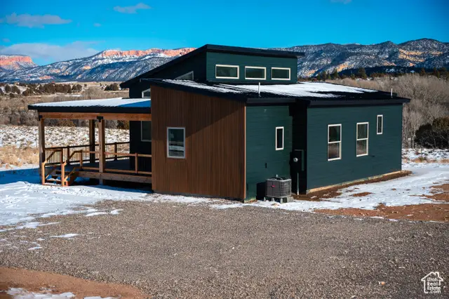 152 W Bryce Gate Cir, Hatch, UT 84735 - #1