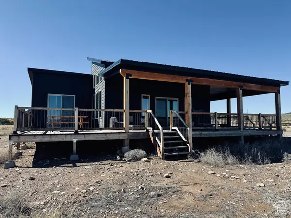 152 W Bryce Gate Cir, Hatch, UT 84735