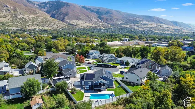 372 W Clark Cir, Farmington, UT 84025 - Image #2