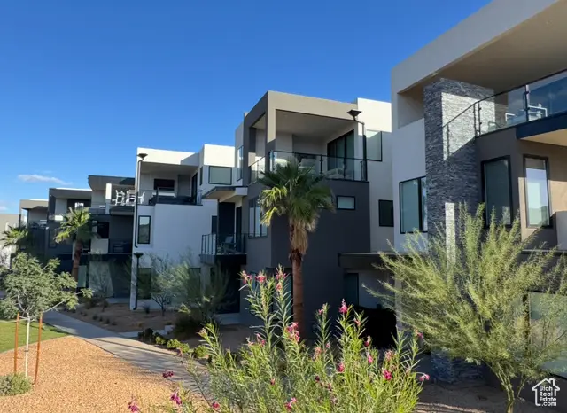 723 W Sapphire Ln, Saint George, UT 84790 - #1