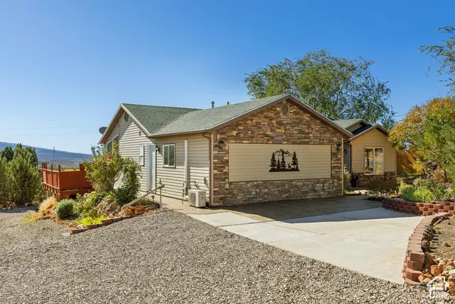 370 E Foothill Cir, Central, UT 84722 - Image #1