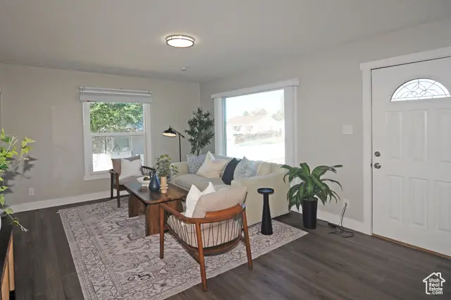 230 S Lakeview Dr E, Clearfield, UT 84015 - Image #2