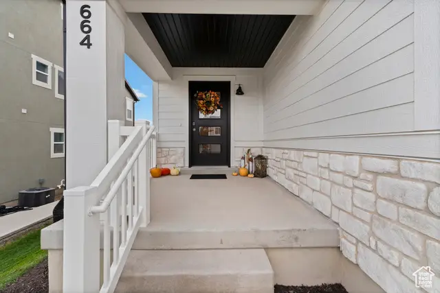 664 N Hiddleston Dr, Saratoga Springs, UT 84045 - Image #2