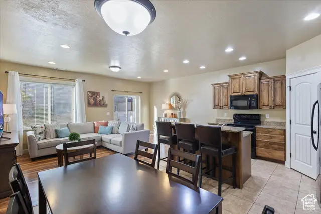 1253 N Baycrest Dr E, Saratoga Springs, UT 84045 - Image #2