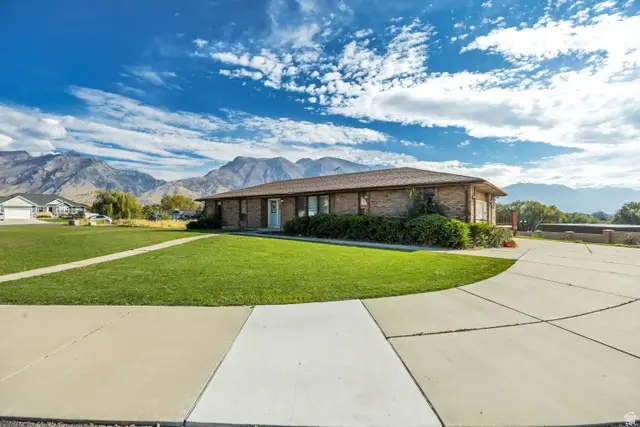 5423 W Pebble Ln, Highland, UT 84003 - Image #3