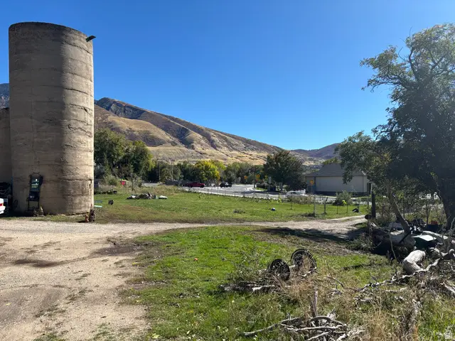 1249 E Pioneer Rd S, Draper, UT 84020 - Image #2