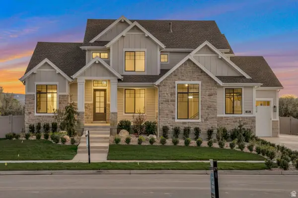 695 W Hidden Farm Dr, Farmington, UT 84025