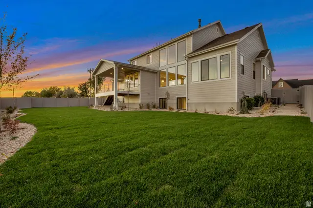 695 W Hidden Farm Dr, Farmington, UT 84025 - #3