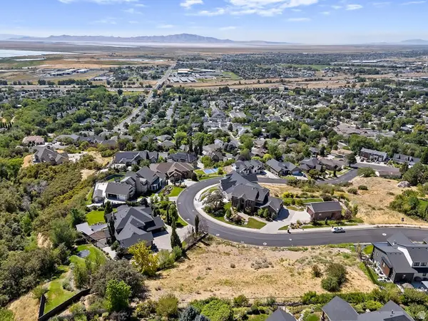 391 E Greystone #316, Farmington, UT 84025