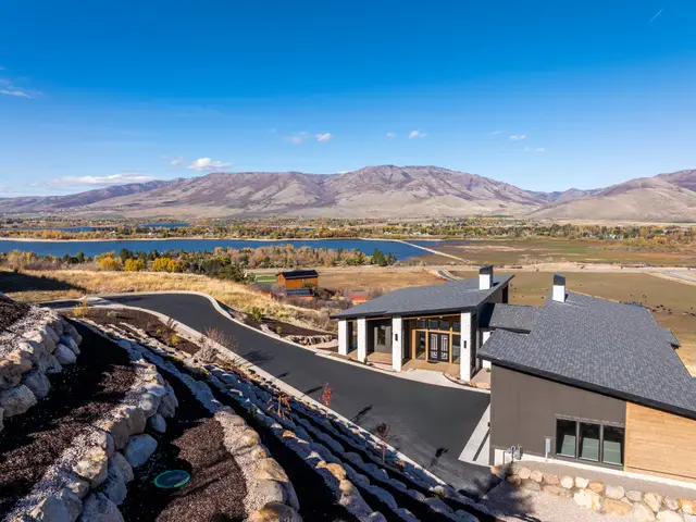 6858 E Summit Peak Cir, Huntsville, UT 84317 - Image #3