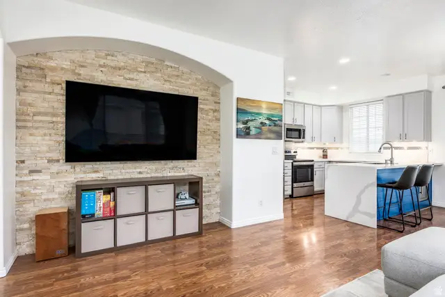 634 Canterbury Ln, North Salt Lake, UT 84054 - Image #3