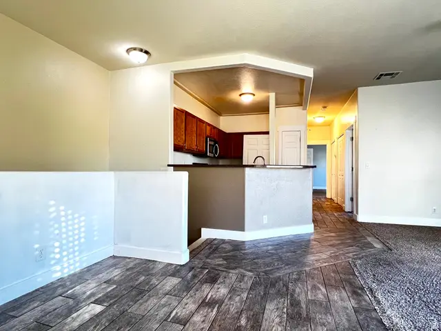 8404 S Ivy Springs Ln, West Jordan, UT 84081 - Image #2