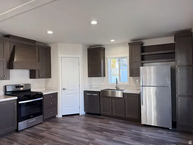 121 Barrington Way, Layton, UT 84041 - Image #3