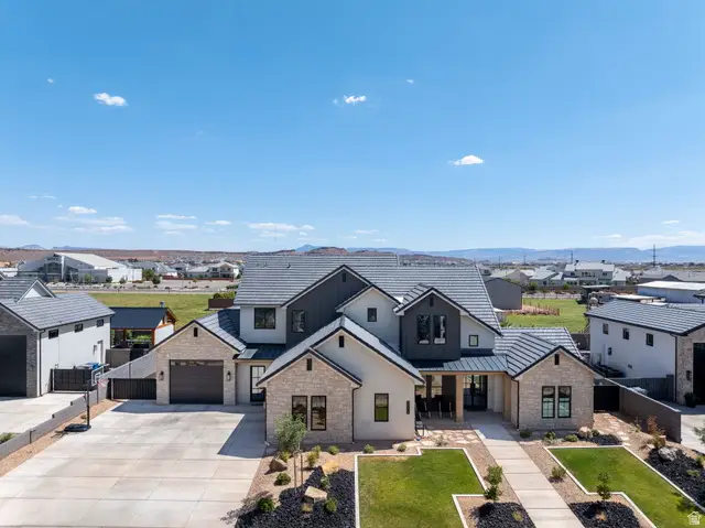 3076 E Blue Heron Dr, Saint George, UT 84790 - Image #1