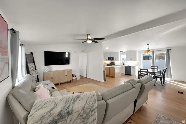 283 E Pioneer Ave, Sandy, UT 84070 - Image #3