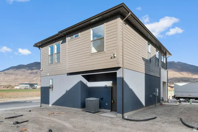 605 N Buffalo Grass Ln, Lindon, UT 84042 - Image #2