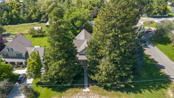 291 N Main St, Hyde Park, UT 84318