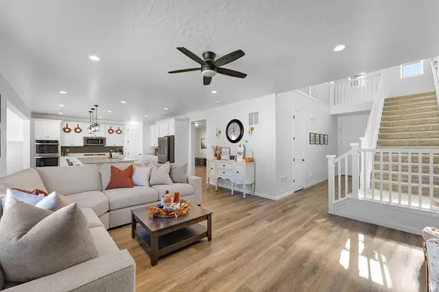 1077 E Postmark Pl #319, Eagle Mountain, UT 84005 - Image #3