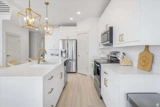 92 N Midland Dr, Saratoga Springs, UT 84045 - Image #2