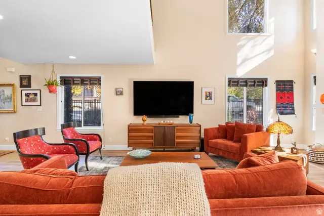 696 E Union Garden Ct, Midvale, UT 84047 - Image #3