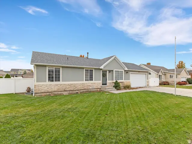 231 W Amanda Lynn Ln, Midvale, UT 84047 - Image #2
