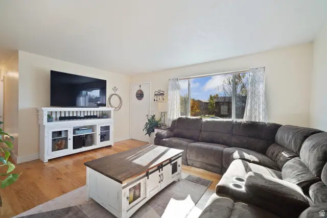 853 W 700 N, Clearfield, UT 84015 - Image #2