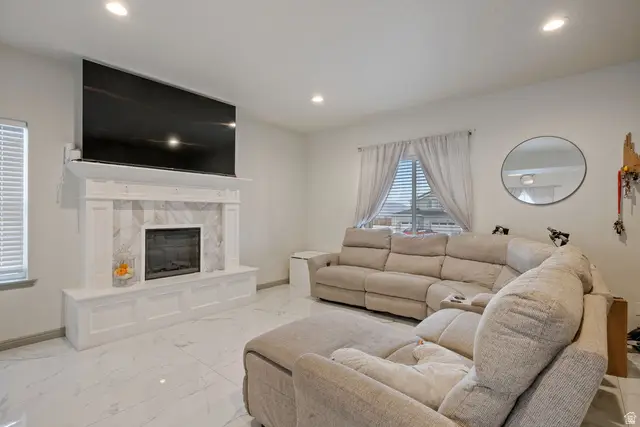 5924 S Cami Dawn Ct, Kearns, UT 84118 - Image #2