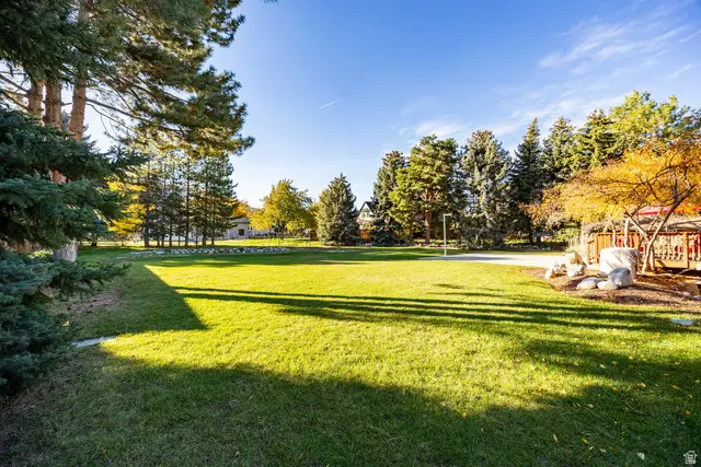 17 Altawood Ln, Sandy, UT 84092 - Image #3